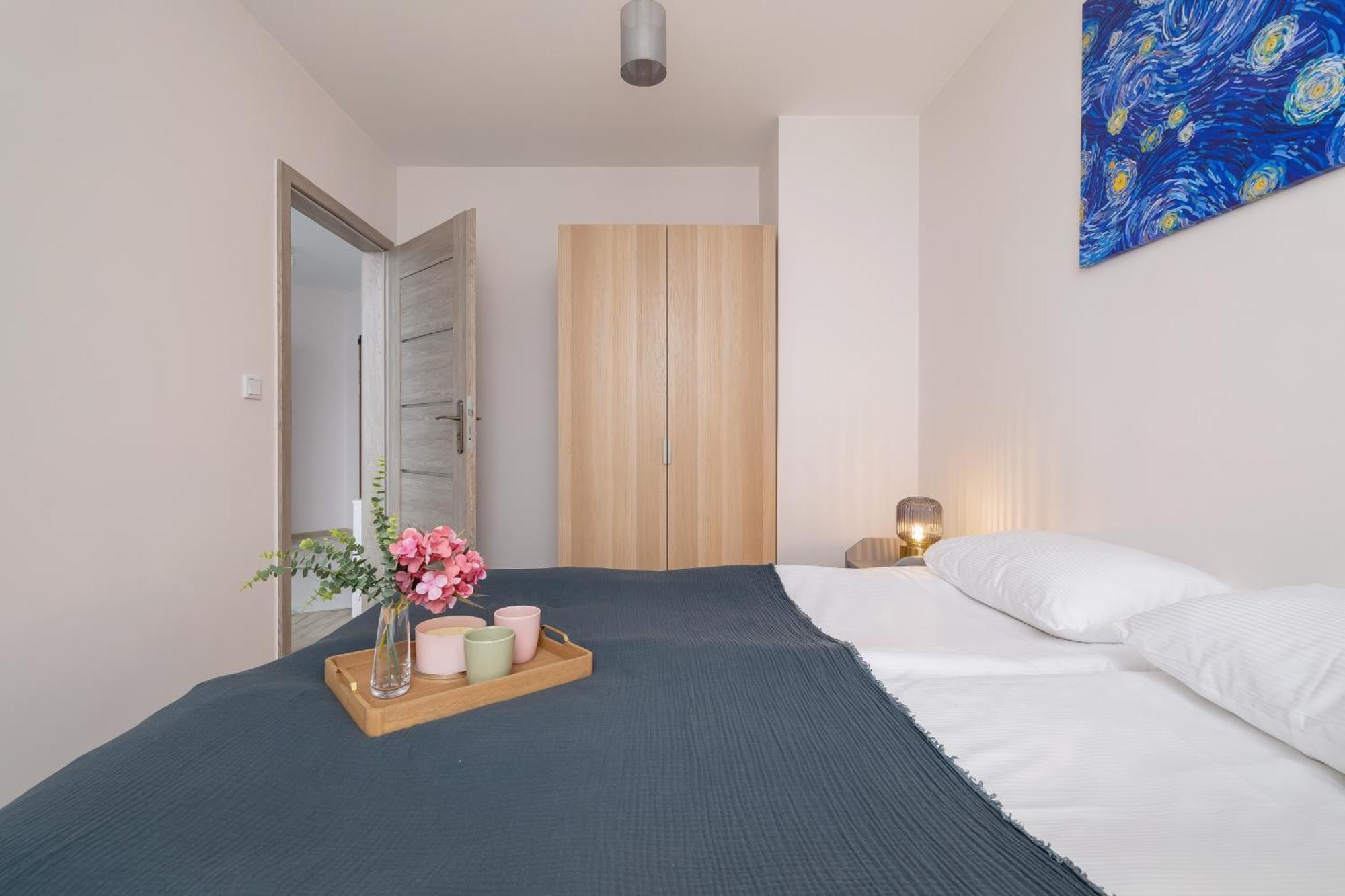 Cozy Apartments Laszkiewicza With Parking By Noclegi Renters Krakow Exterior photo