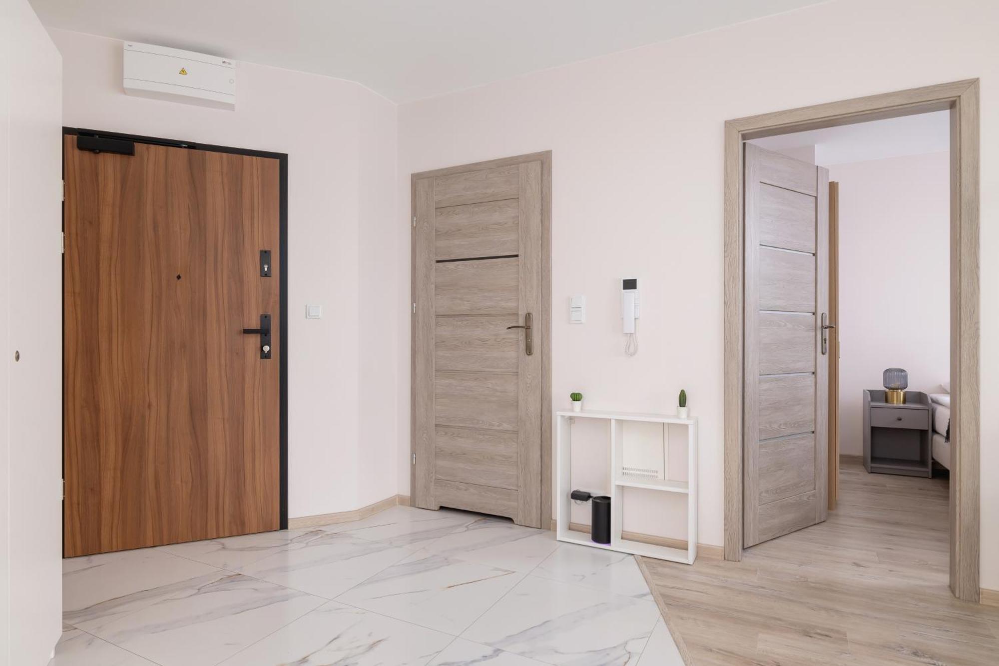 Cozy Apartments Laszkiewicza With Parking By Noclegi Renters Krakow Exterior photo